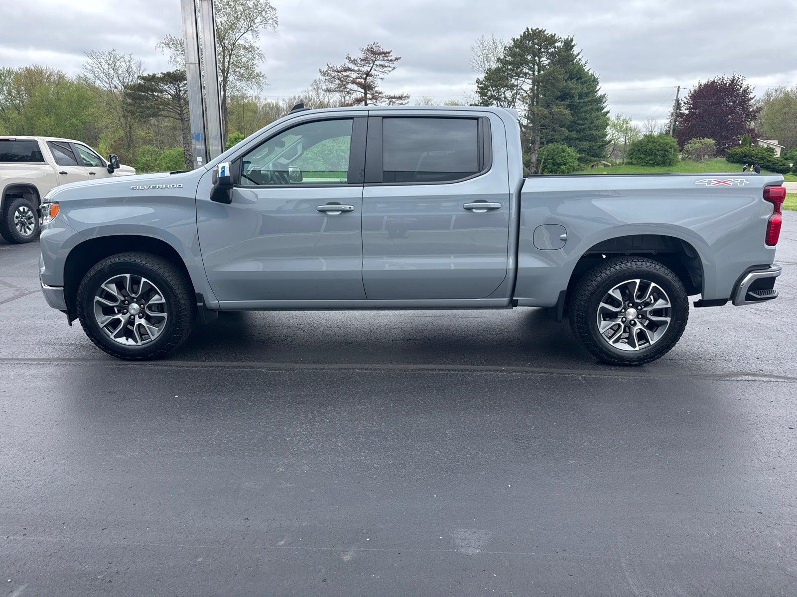 2024 Chevrolet Silverado 1500 LT (2FL)