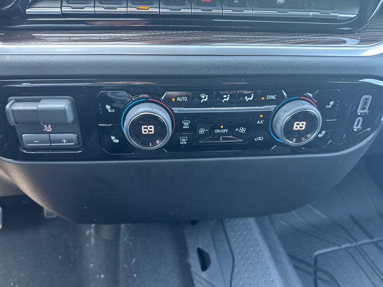 2026 Chevrolet Silverado 1500 RST - Photo 21