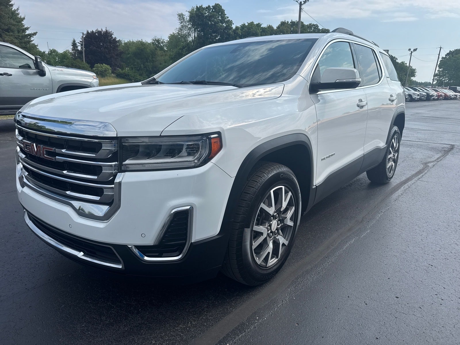 2023 GMC Acadia SLE