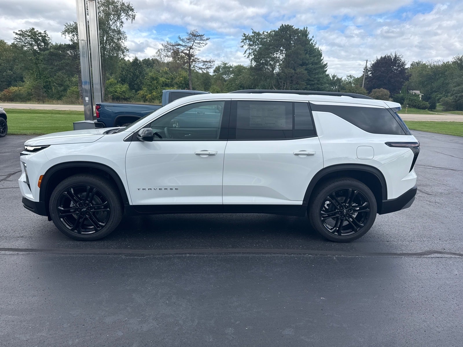 2027 Chevrolet Traverse LT