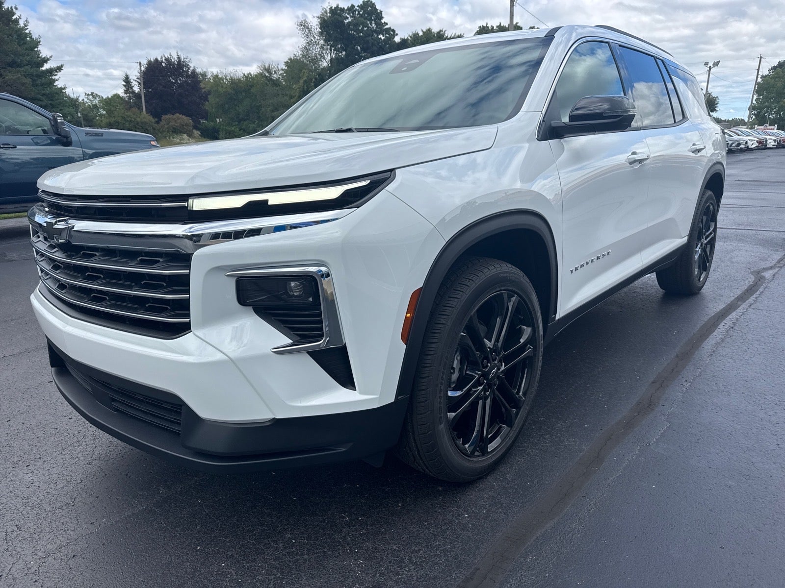 2027 Chevrolet Traverse LT