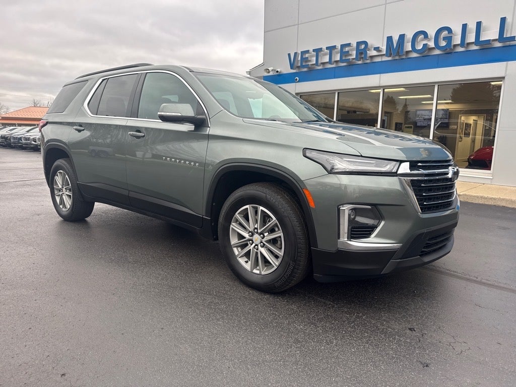 2023 Chevrolet Traverse LT Cloth