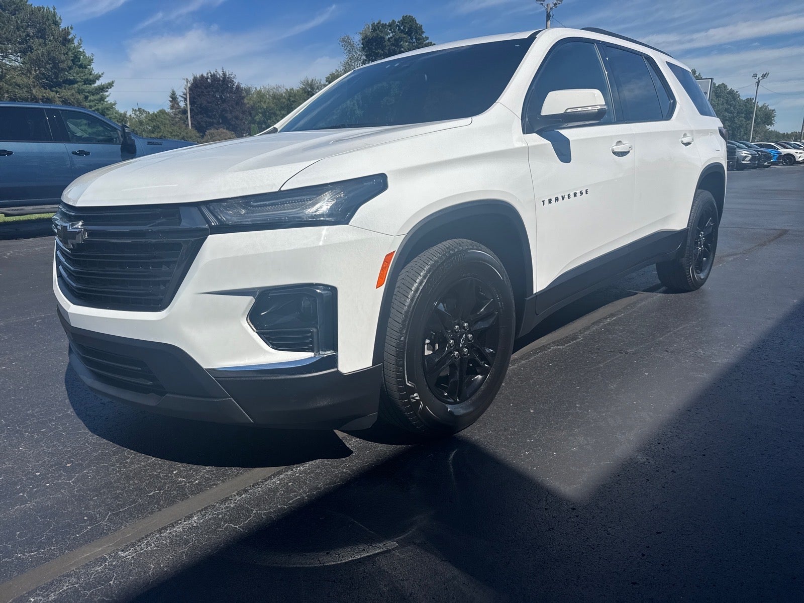 2023 Chevrolet Traverse LT Cloth