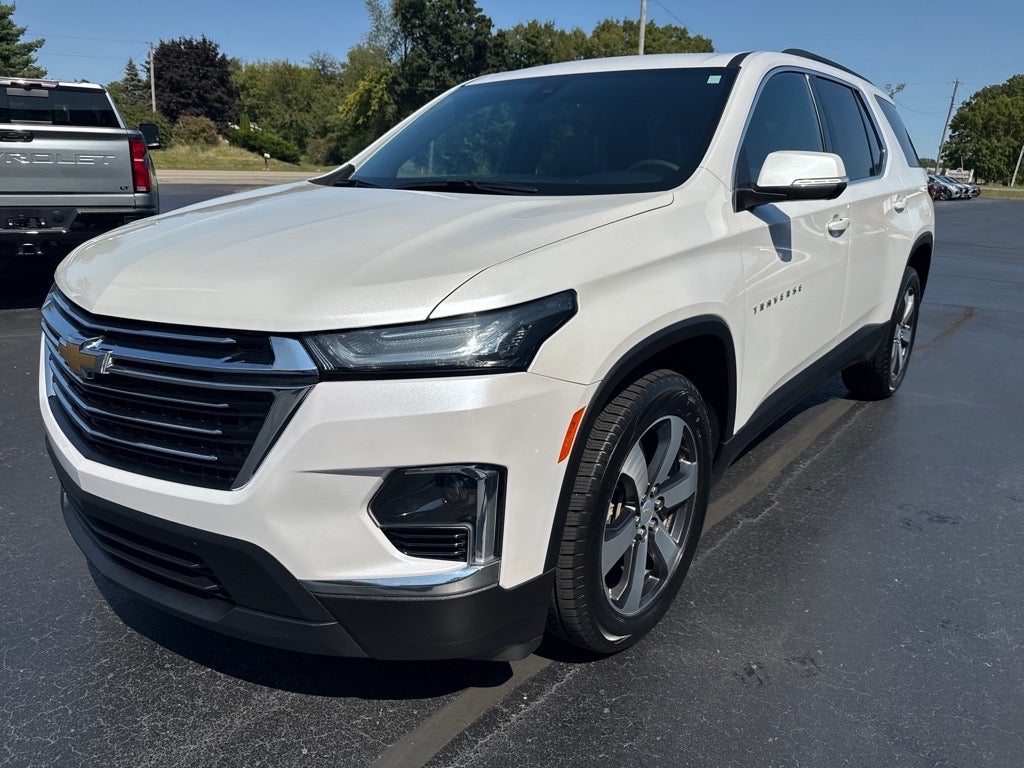 2023 Chevrolet Traverse LT Leather