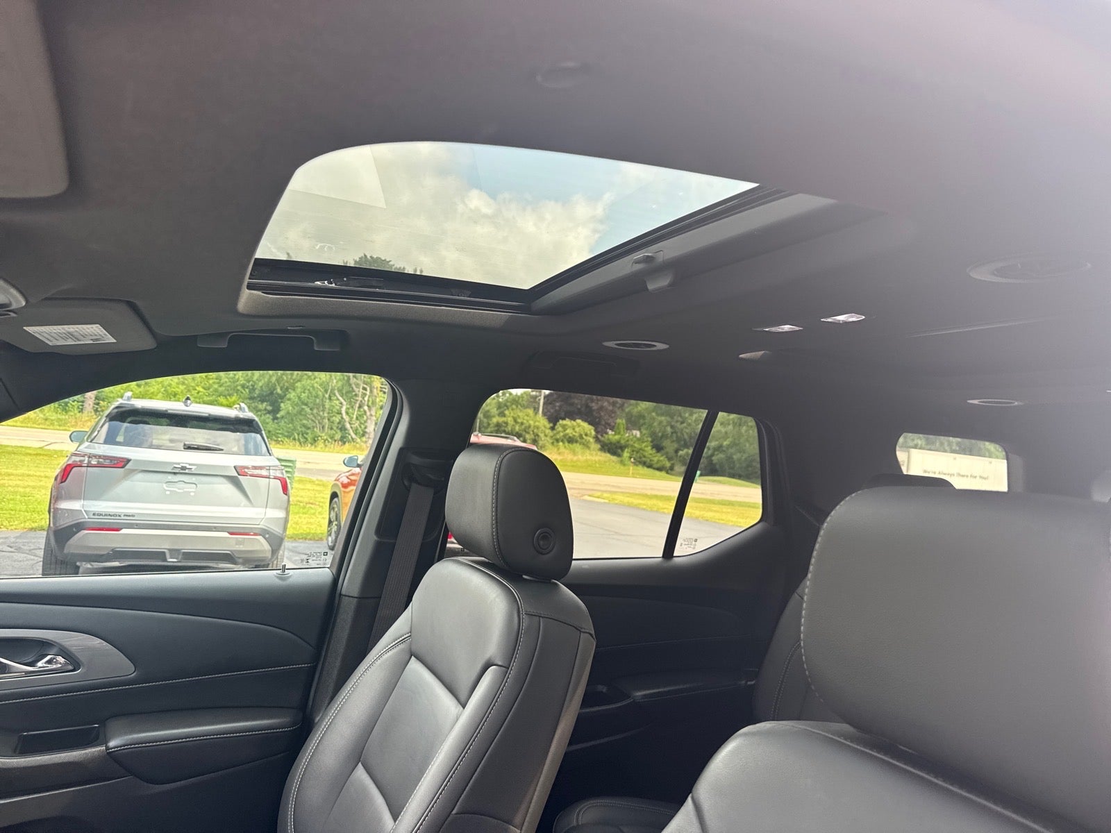 2023 Chevrolet Traverse LT Leather
