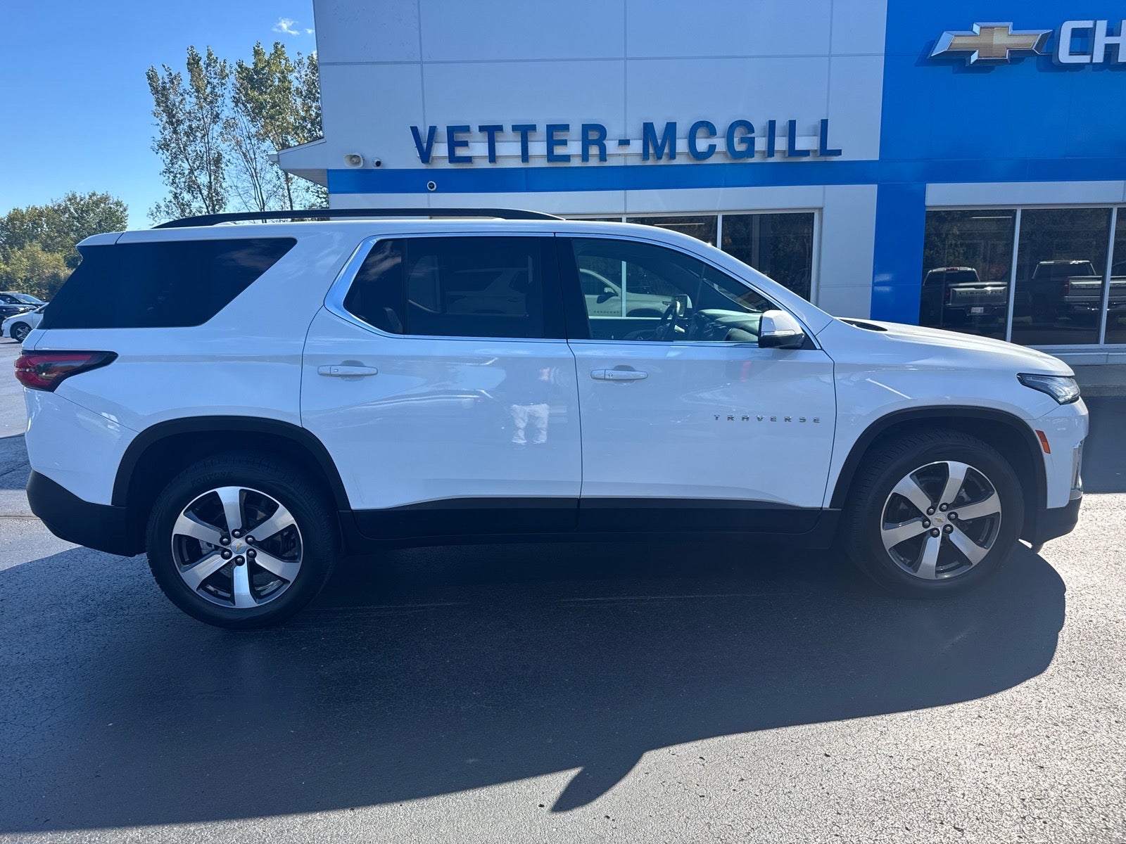 2023 Chevrolet Traverse LT Leather