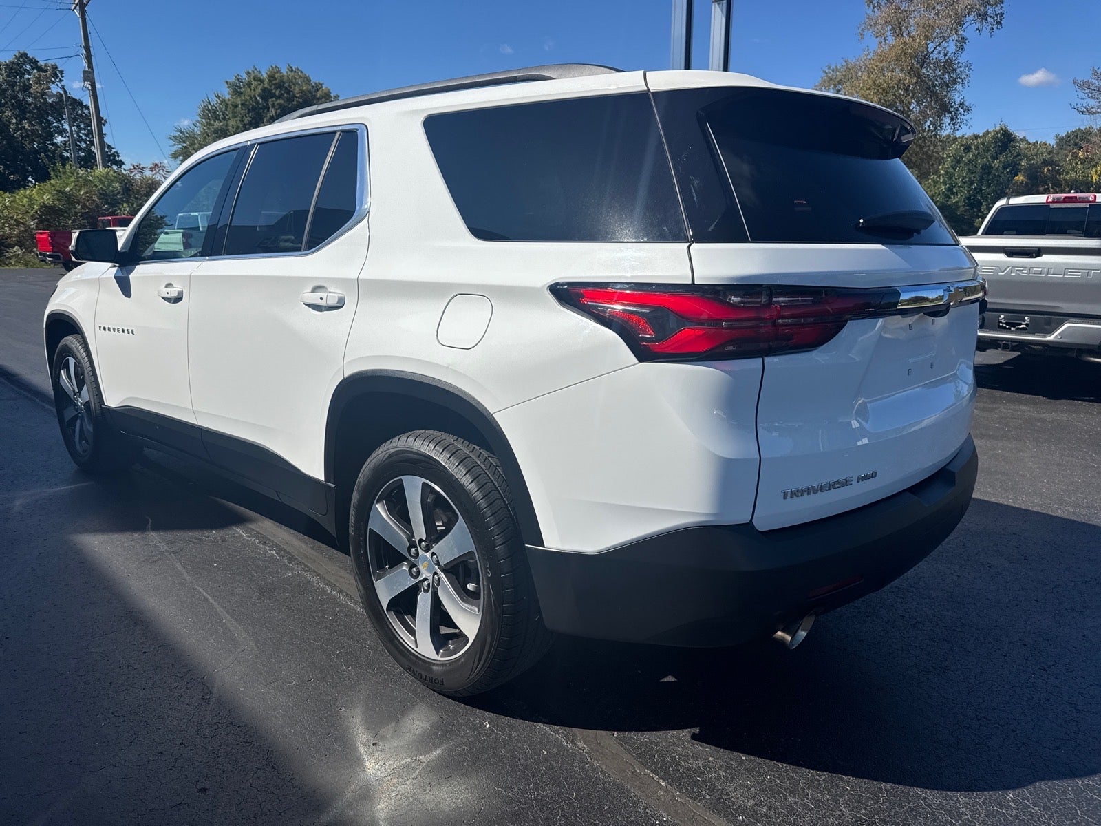 2023 Chevrolet Traverse LT Leather