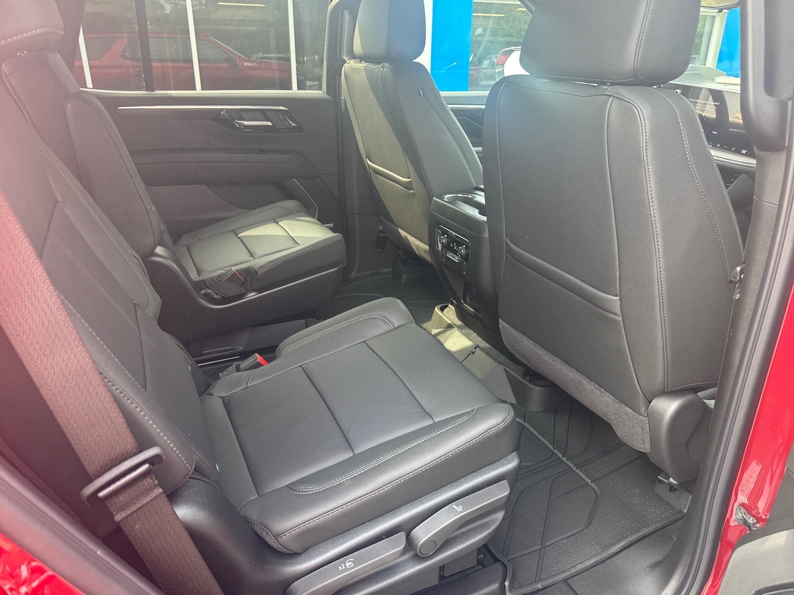 2026 Chevrolet Tahoe Z71 - Photo 20