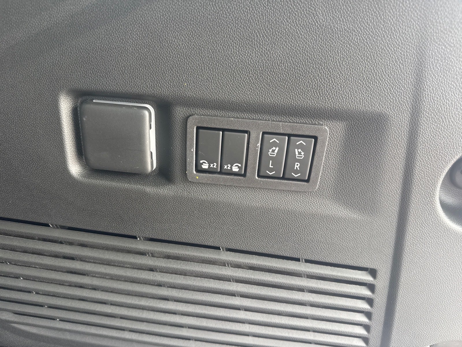 2026 Chevrolet Tahoe Z71 - Photo 22