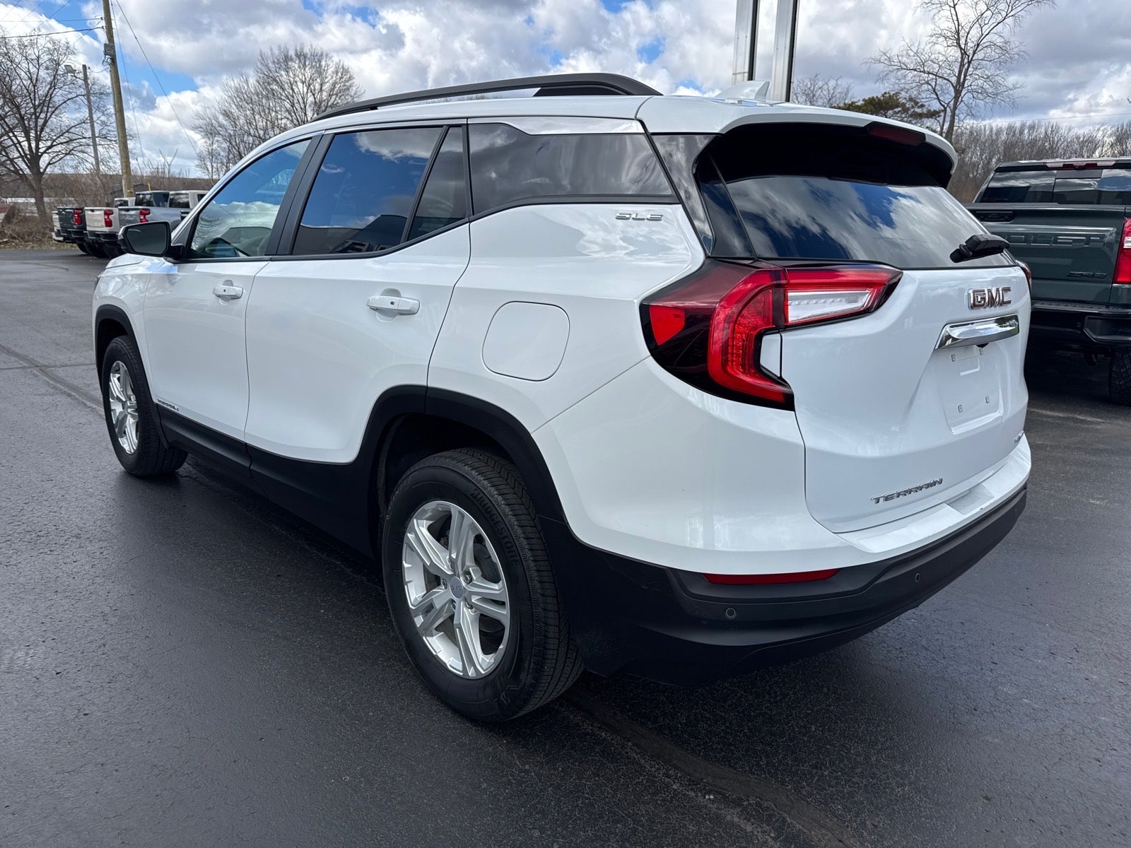 2024 GMC Terrain SLE