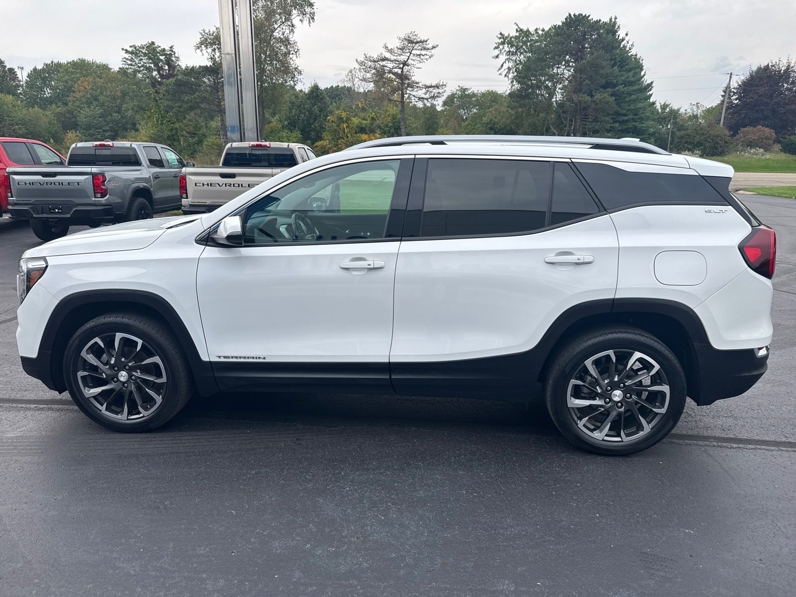 2023 GMC Terrain SLT