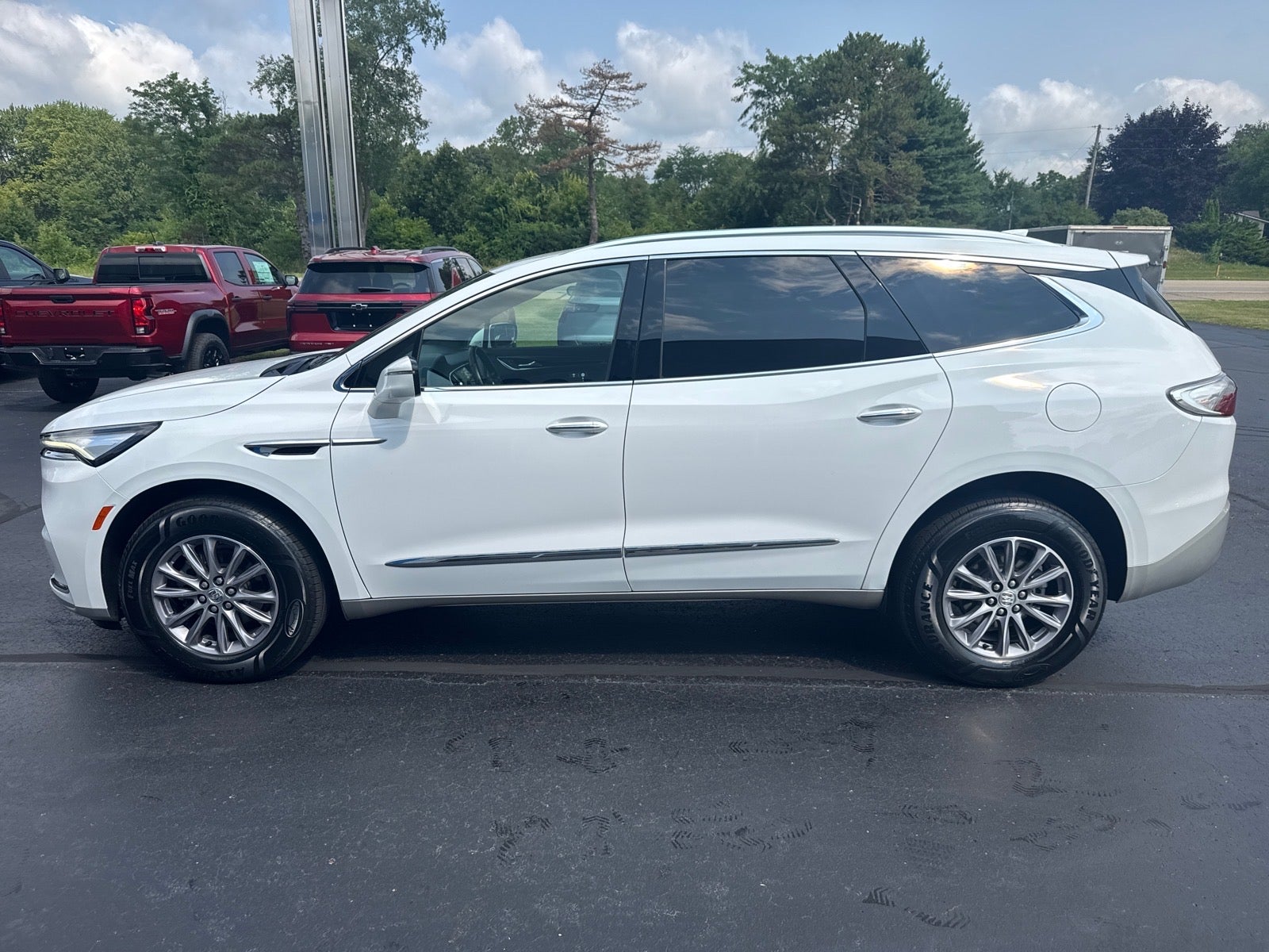 2023 Buick Enclave Essence
