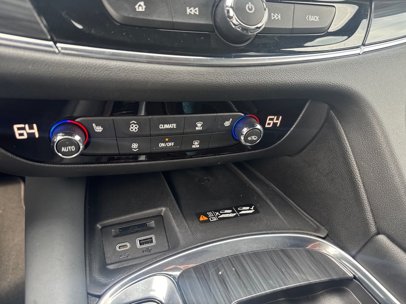 2023 Buick Enclave Essence