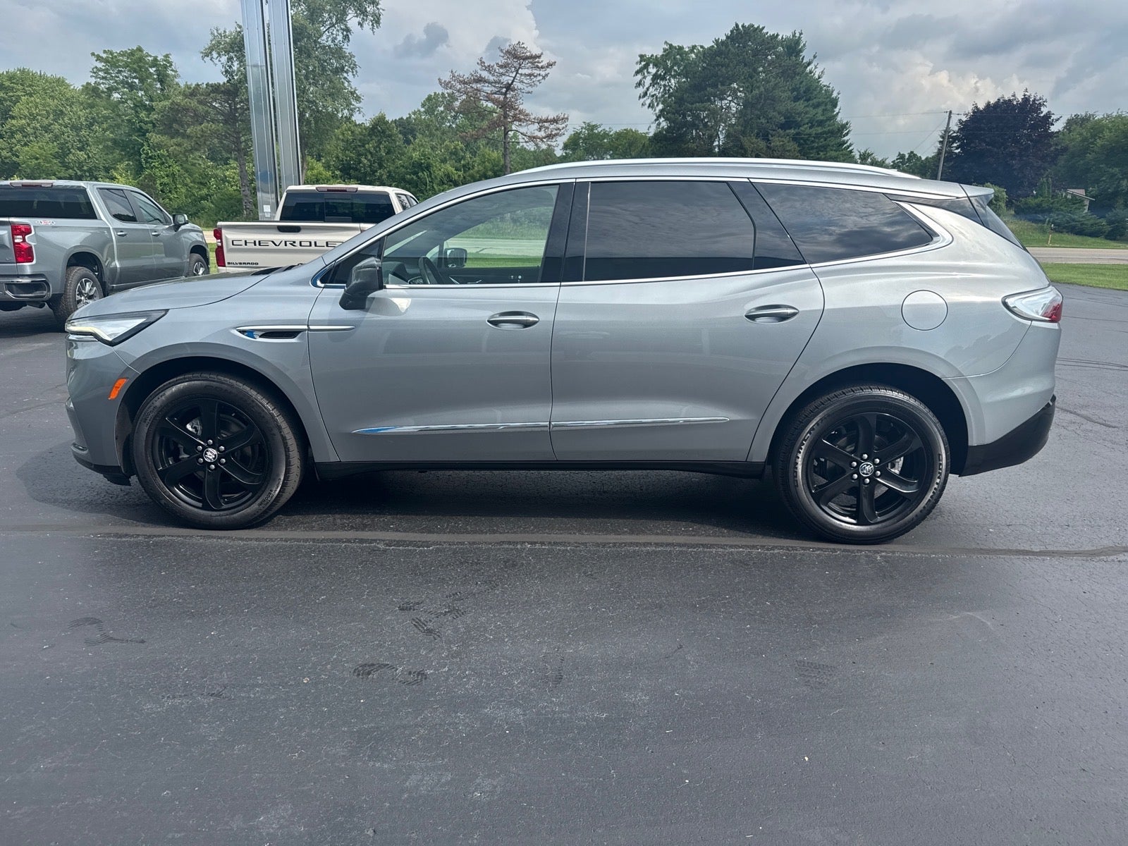 2023 Buick Enclave Essence