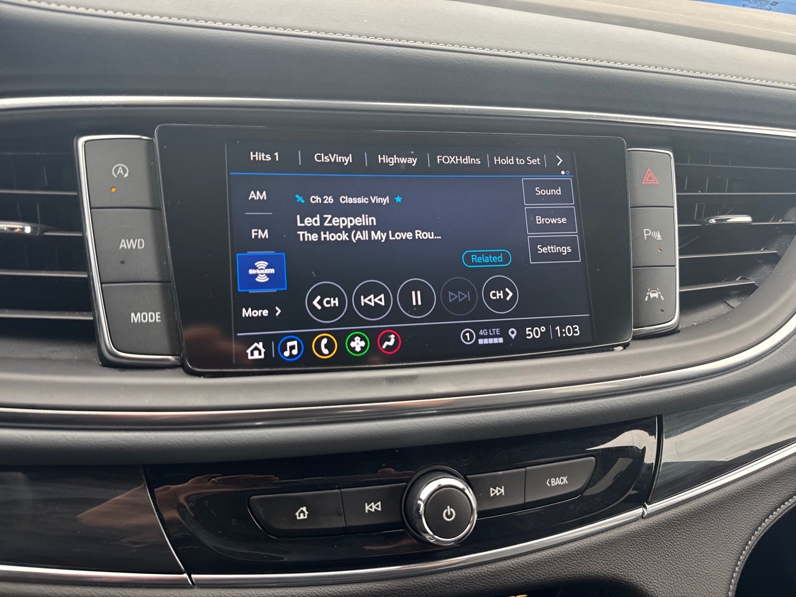 2023 Buick Enclave Essence